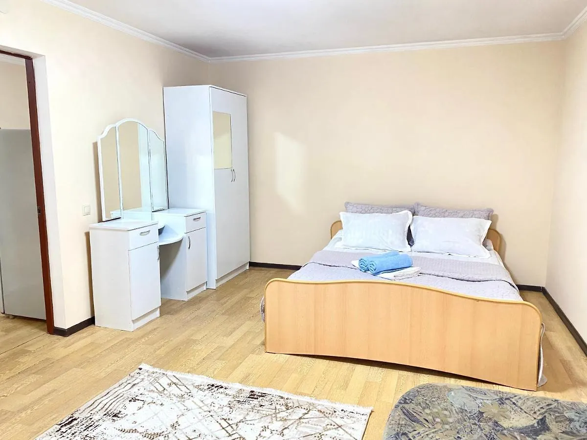 Town House, Метро Райымбек Apartment Almaty 0*,